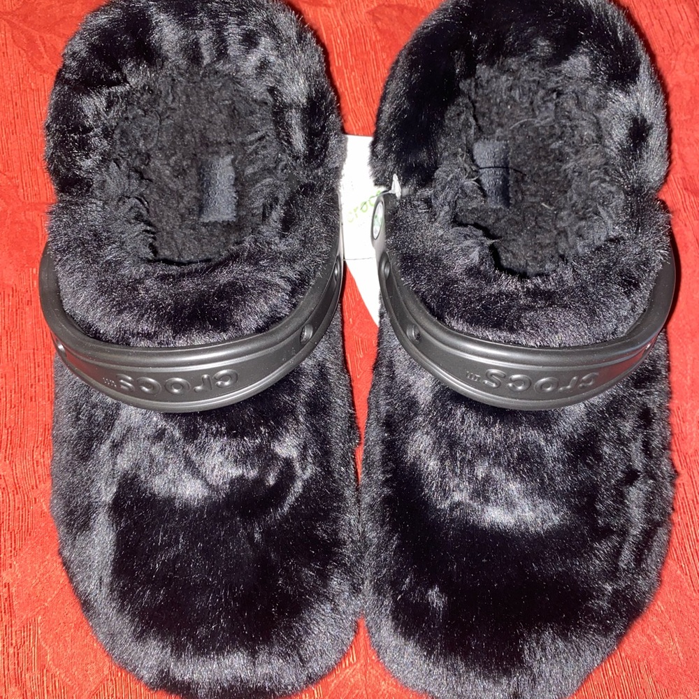 NWT Furry CROCS. So cute so comfy! Womens 9